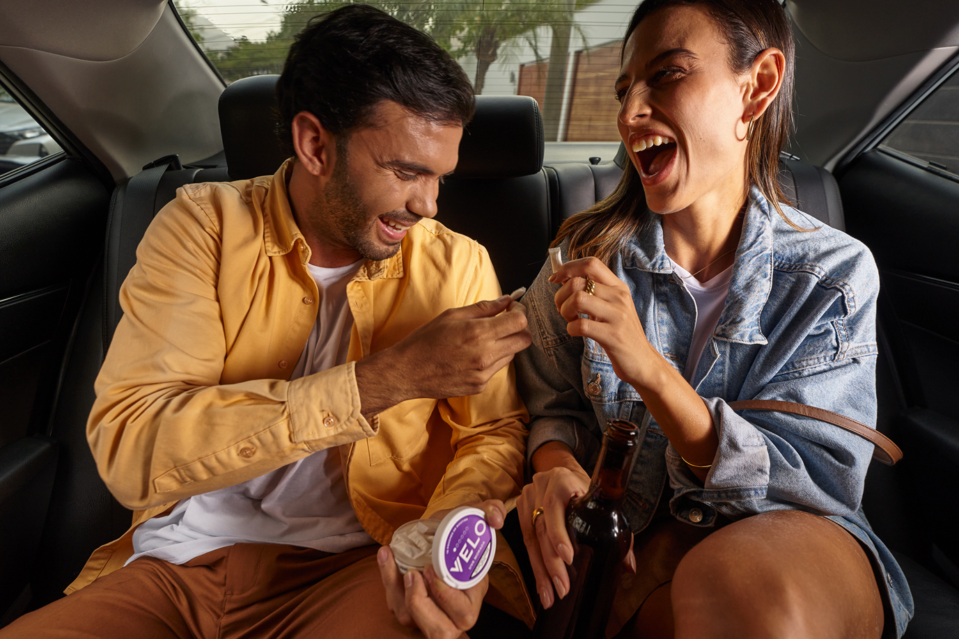 pouches o bolsas de nicotina Velo con amigos